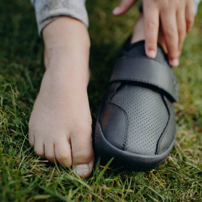 primus school ii gyerekek Vivobarefoot R4VH195 obszidián